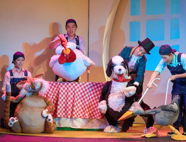 Valerie Chian, Andy Yew, Isabelle Chiam and Tan Wan Sze in TLC's The Ugly Duckling ( Mandarin)