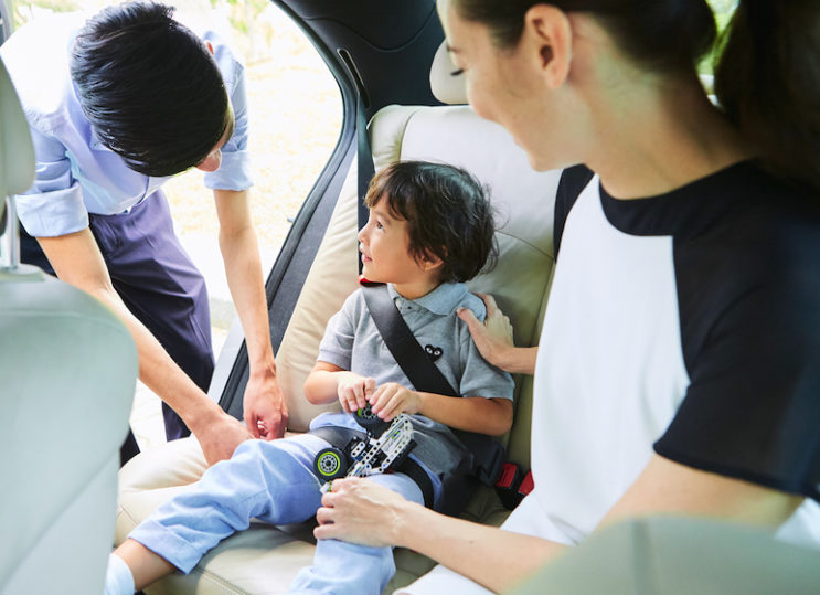 HOW TO TRAVEL SAFELY IN TAXIS WITH KIDS SAFETY RULES AND CAR SEAT