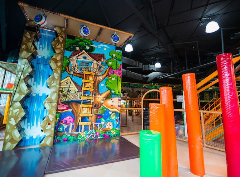 waka-waka Rock climbing in Singapore Honeykids Asia