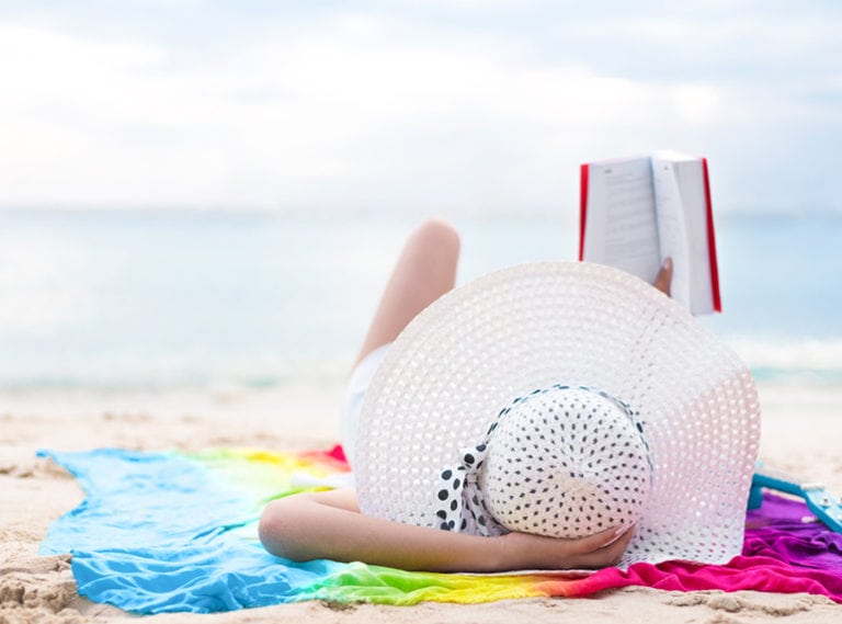 Essential vacation reads for mums: the books you need in your beach tote!