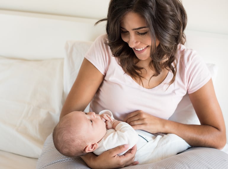 breastfeeding-pillows-HERO