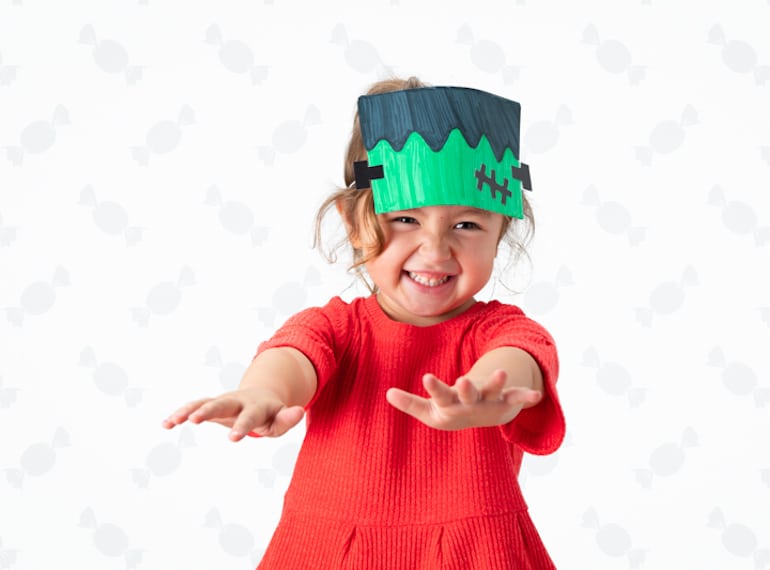 Easy craft for kids DIY Halloween hats by Personal Creations