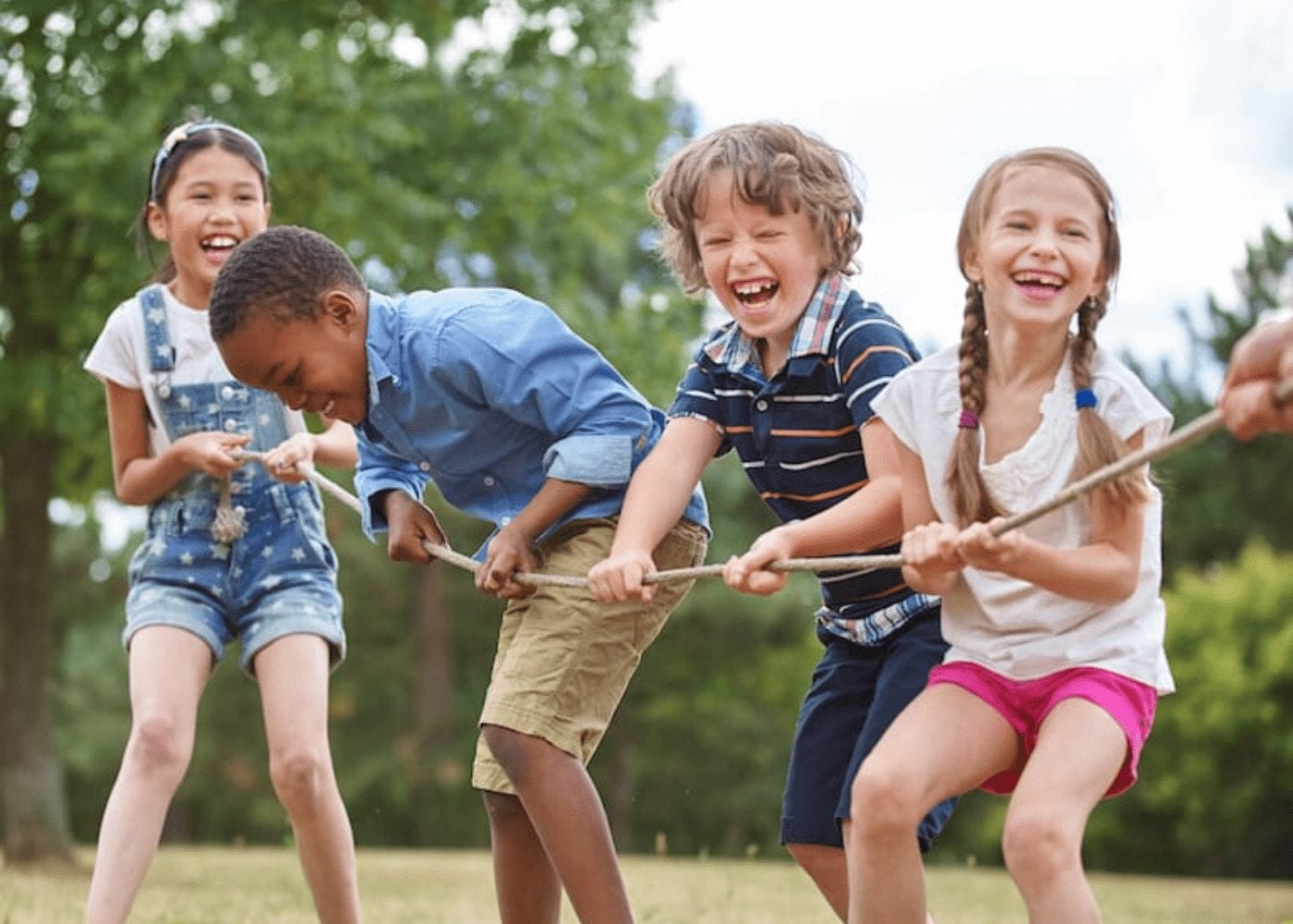 kids playing tug of war