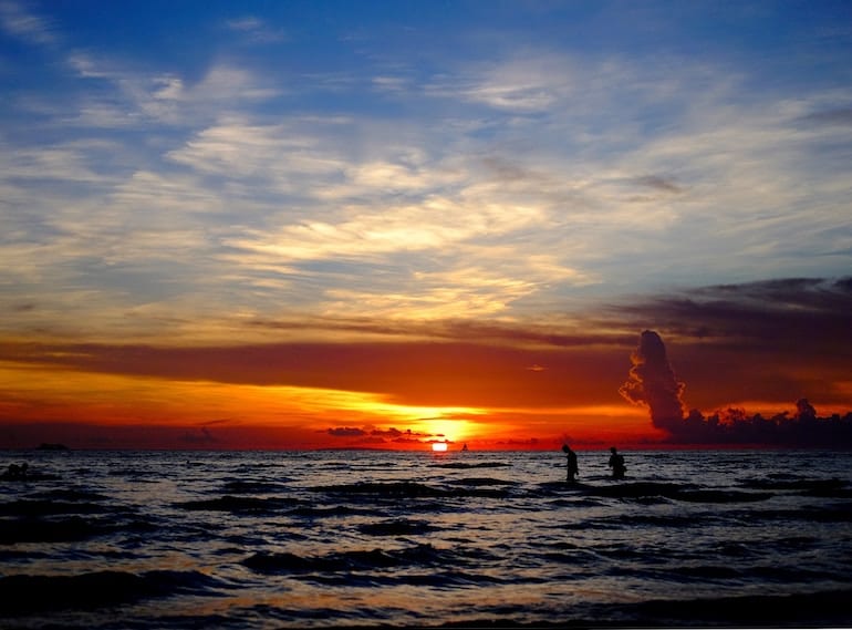 best-beaches-for-families-in-asia-BORACAY