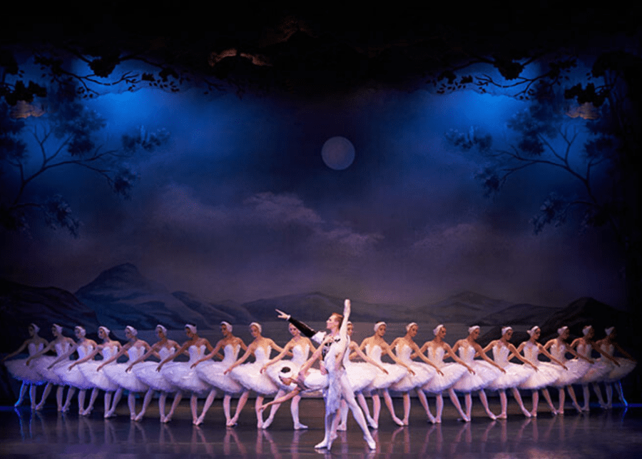 swan-lake-esplanade-moscow-ballet-la-classique