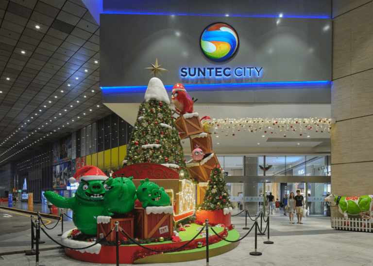 Flock to Suntec City for a hoot of a time with the Angry Birds Hatchlings this Christmas!