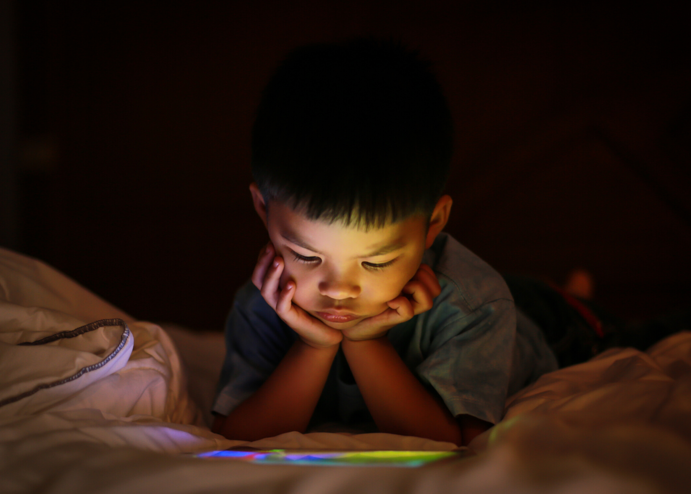 Worried about the effects of prolonged screen time on your kids’ eyes? Read this.